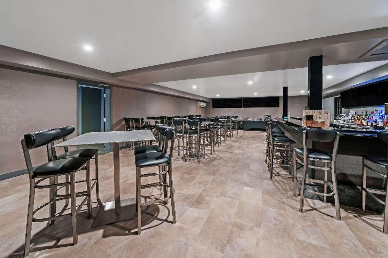 Americas Best Value Inn Foxboro image