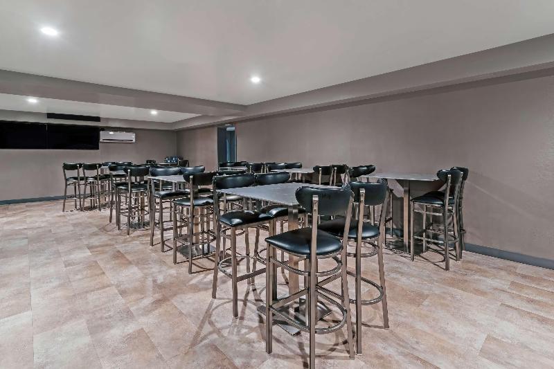 Americas Best Value Inn Foxboro image