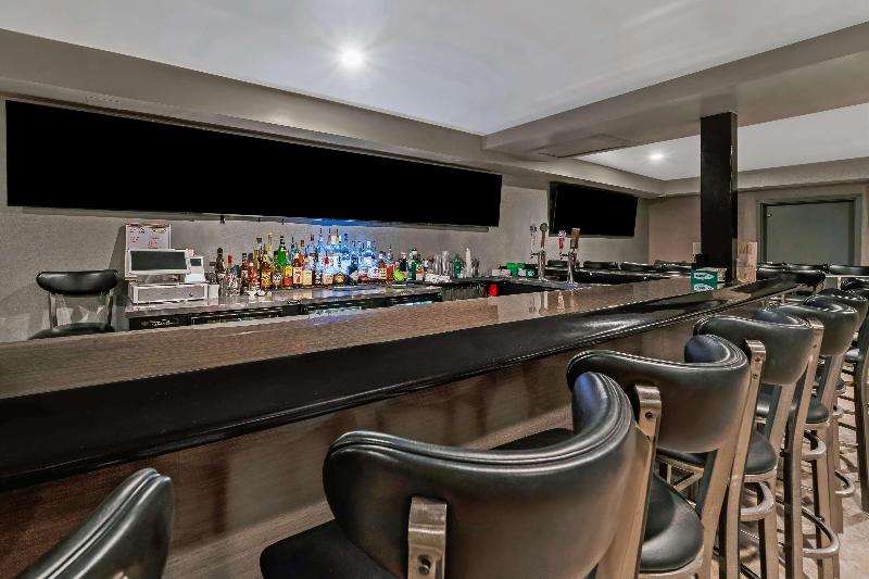 Americas Best Value Inn Foxboro image