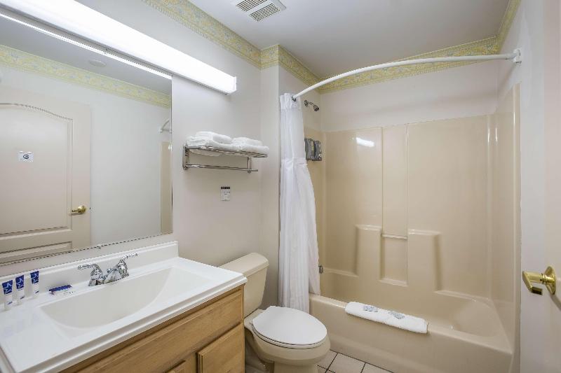 Americas Best Value Inn & Suites- Three Rivers image