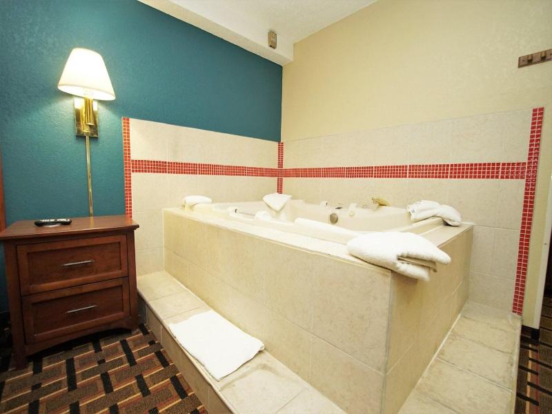 Americas Best Value Inn Faribault