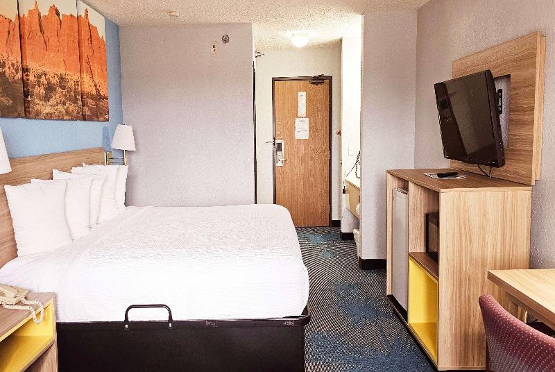 Bed room