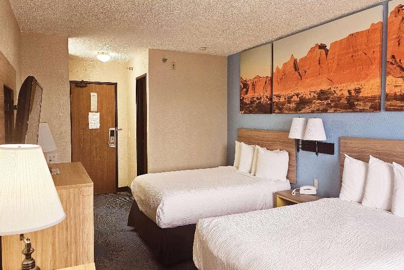 Days Inn by Wyndham Ozark Springfield image