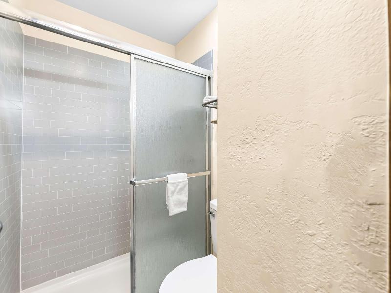 Americas Best Value Inn McMinnville image