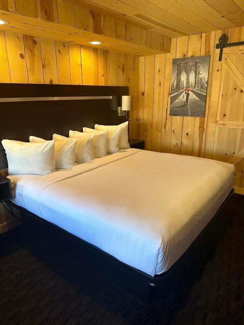 Americas Best Value Inn Wall image