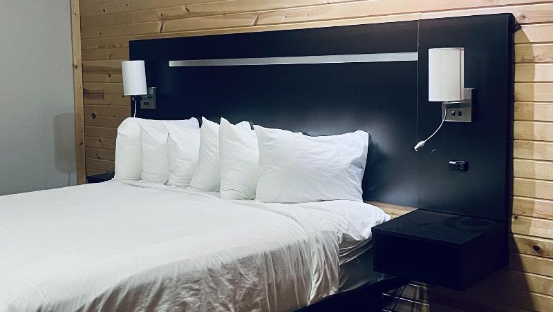 Americas Best Value Inn Wall image