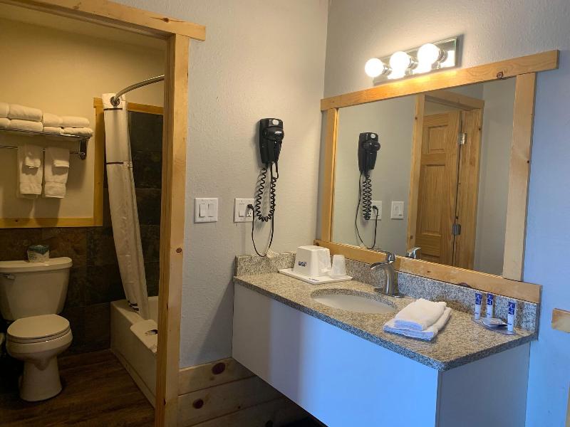 Americas Best Value Inn Wall image