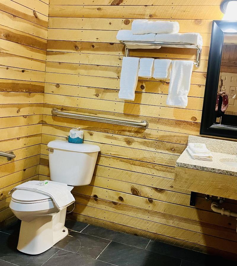Americas Best Value Inn Wall image