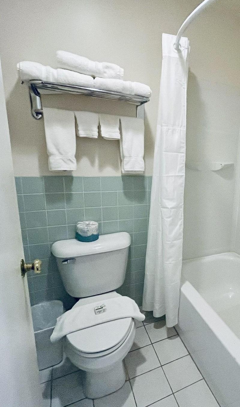 Americas Best Value Inn Wall image
