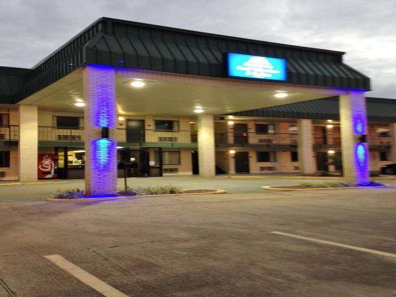 Americas Best Value Inn Suites Winona image