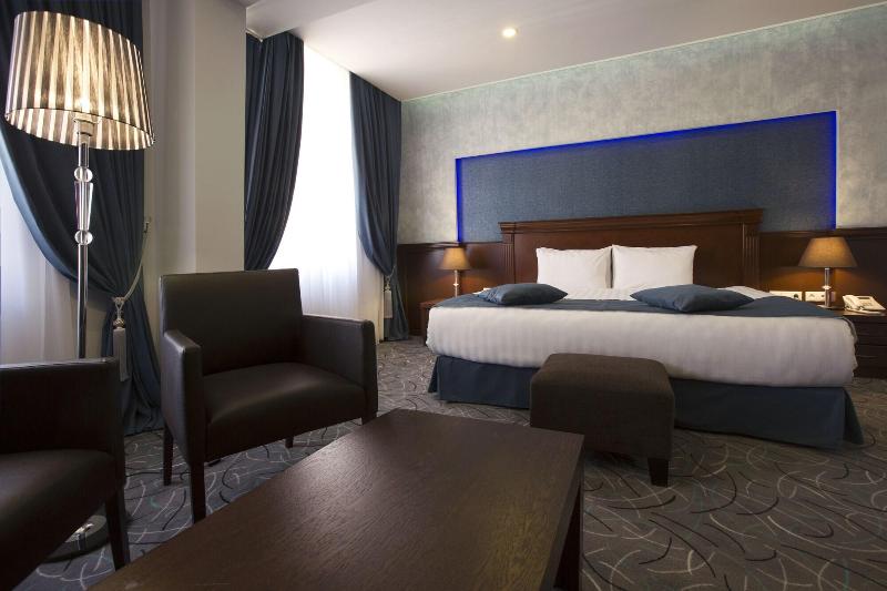 Central Hotel image