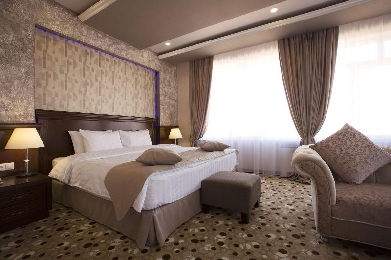 Central Hotel image