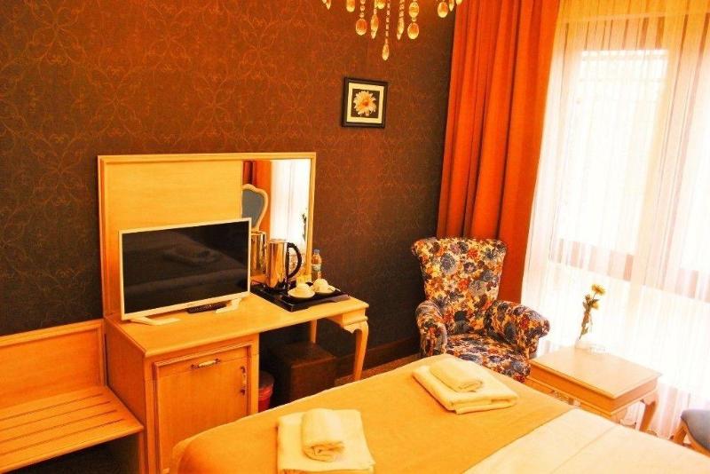 Vendome Hotel image