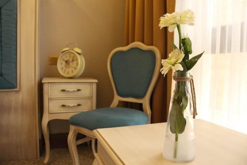 Vendome Hotel image