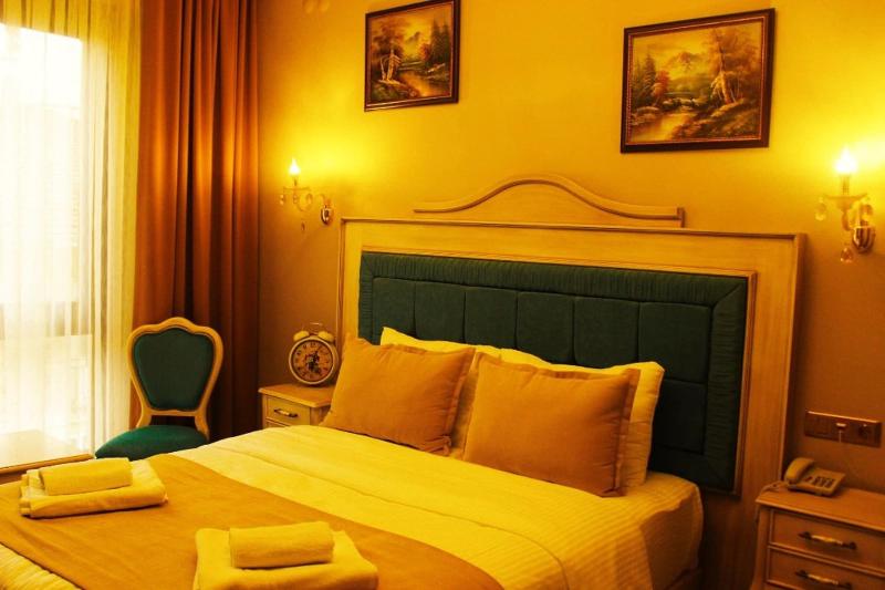 Vendome Hotel image