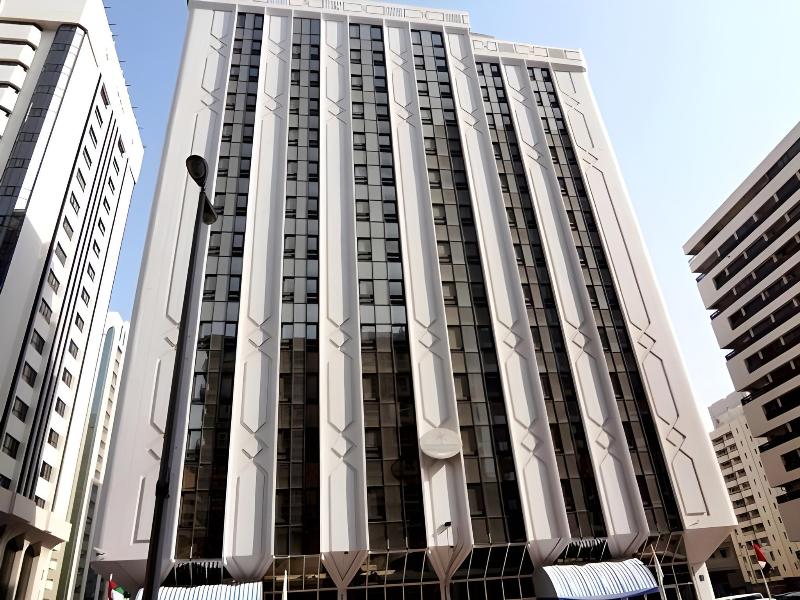 Emirates Plaza Hotel — exterior view