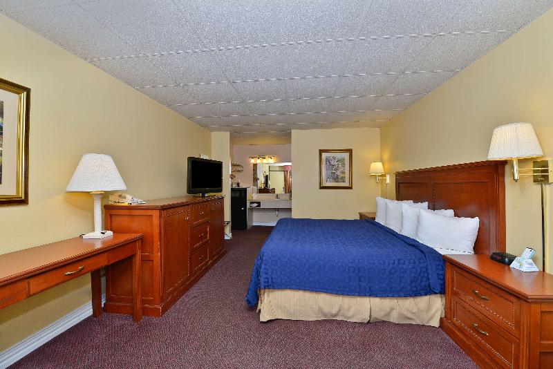 1 King Bed Acessible Non-Smoking