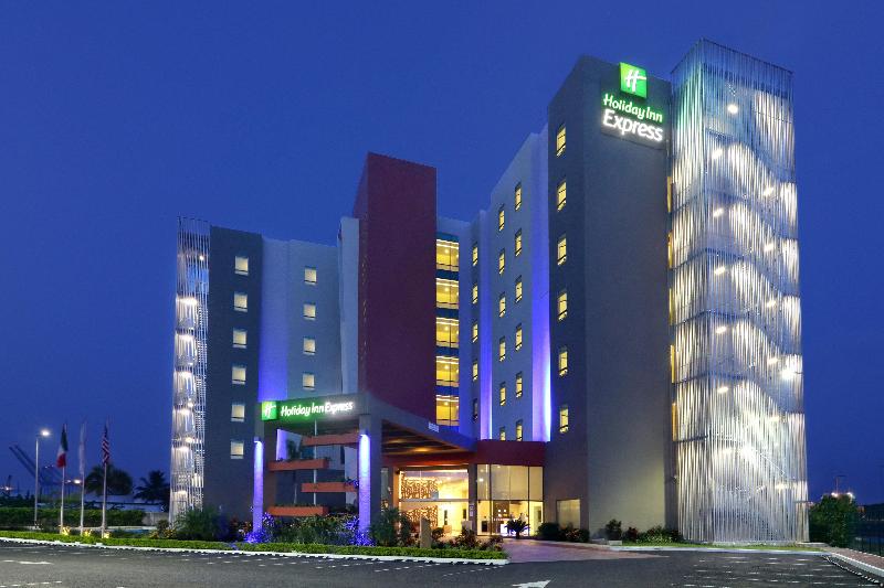 Holiday Inn Express Tuxpan image
