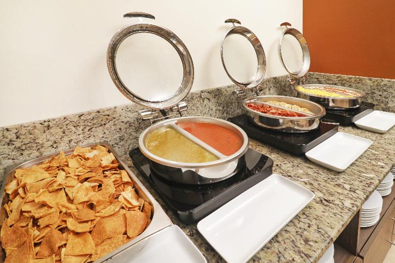 Holiday Inn Express Tuxpan image