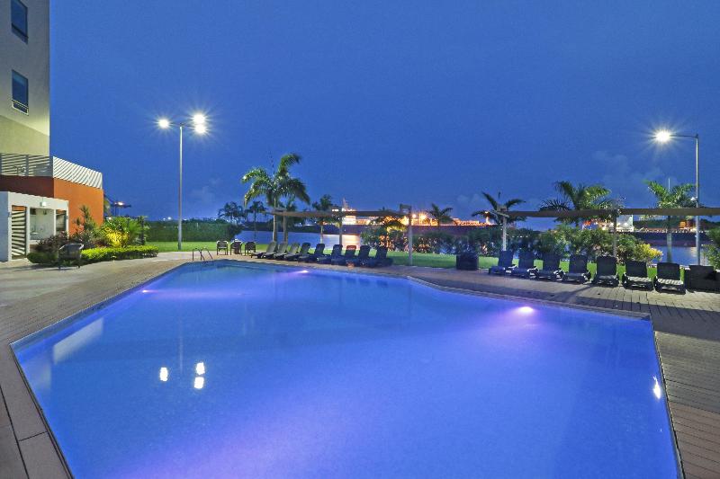 Holiday Inn Express Tuxpan image