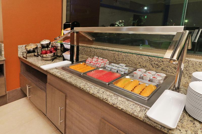 Holiday Inn Express Tuxpan image