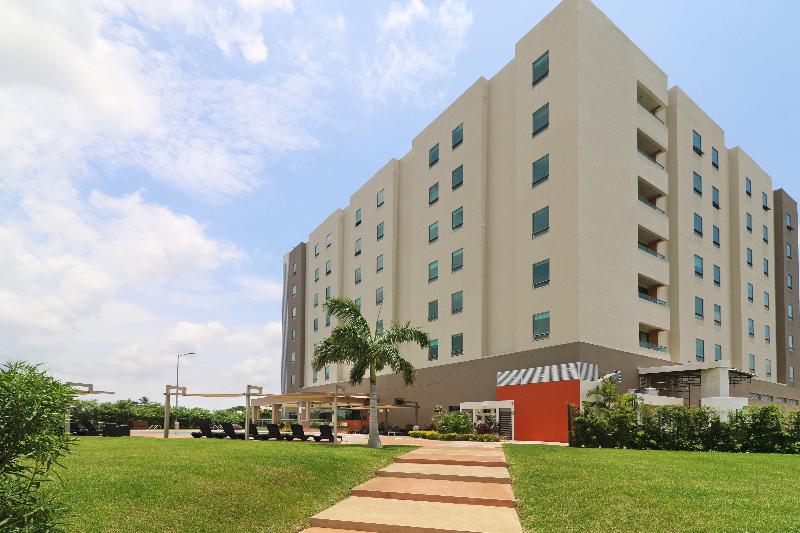 Holiday Inn Express Tuxpan image