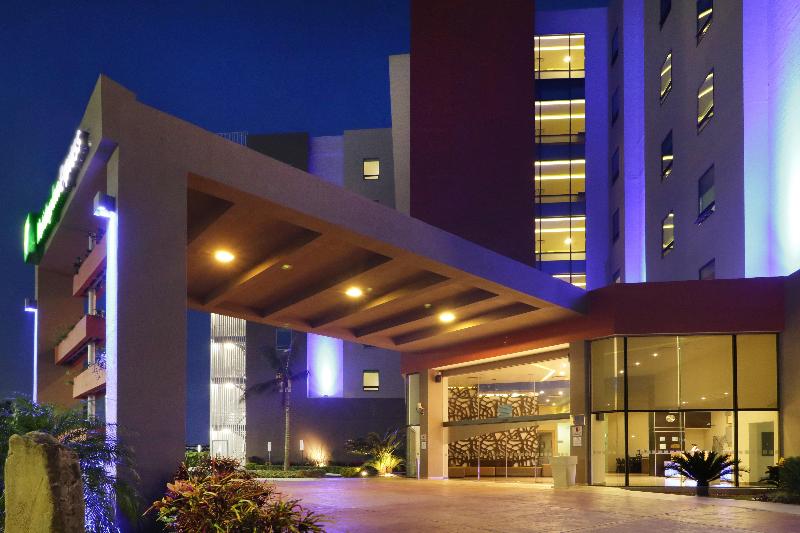 Holiday Inn Express Tuxpan image