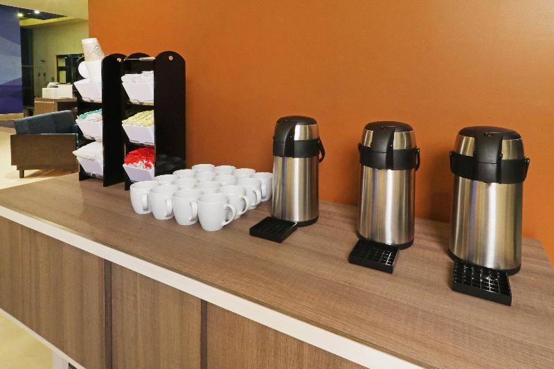 Holiday Inn Express Tuxpan image