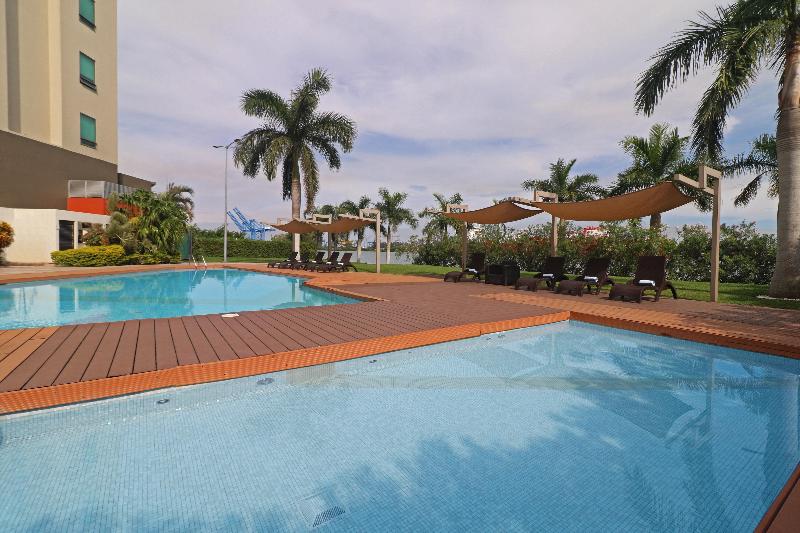 Holiday Inn Express Tuxpan image