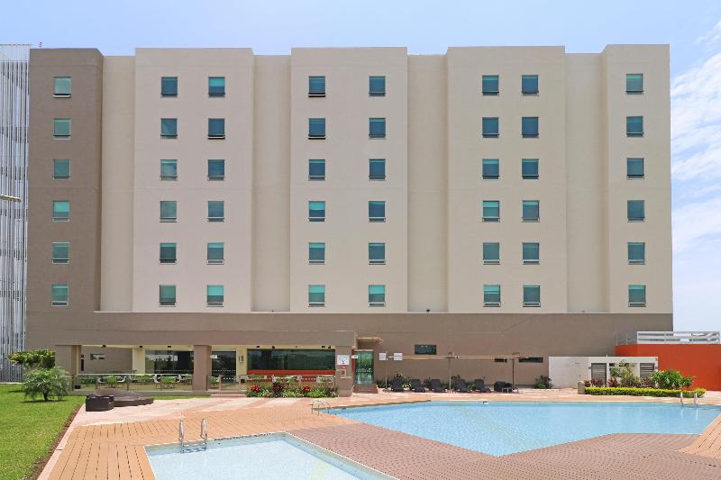 Holiday Inn Express Tuxpan image