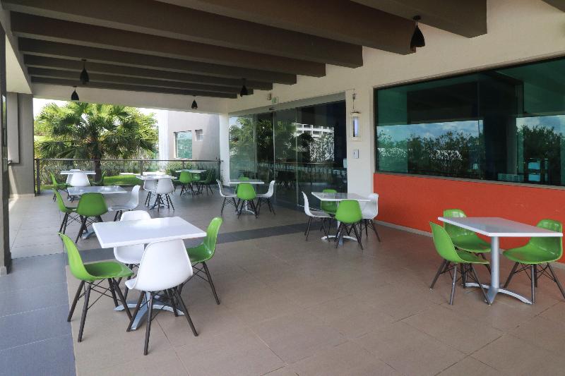 Holiday Inn Express Tuxpan image