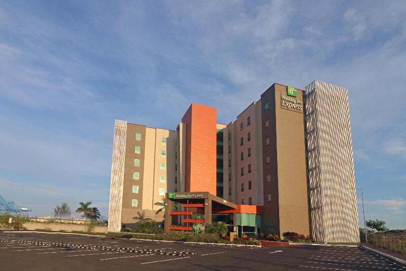 Holiday Inn Express Tuxpan image