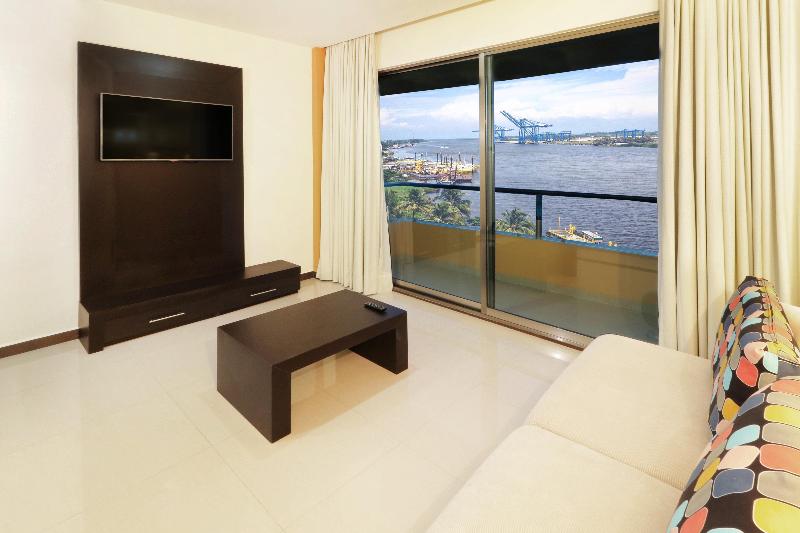 Holiday Inn Express Tuxpan image