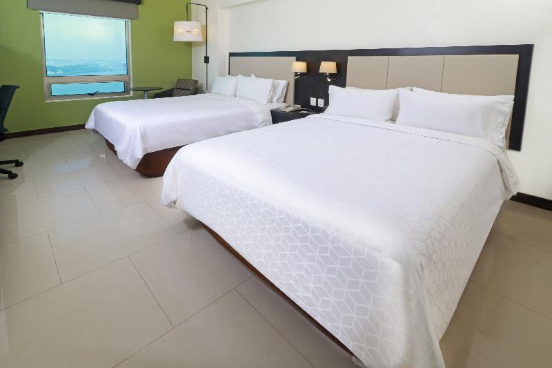 Holiday Inn Express Tuxpan image