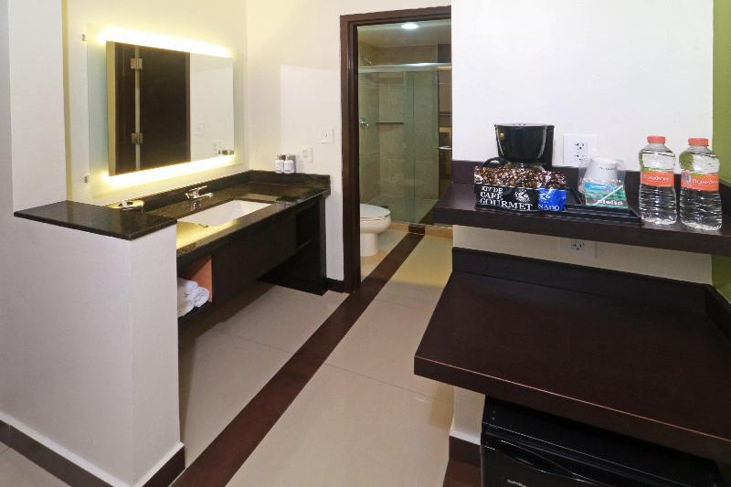 Holiday Inn Express Tuxpan image
