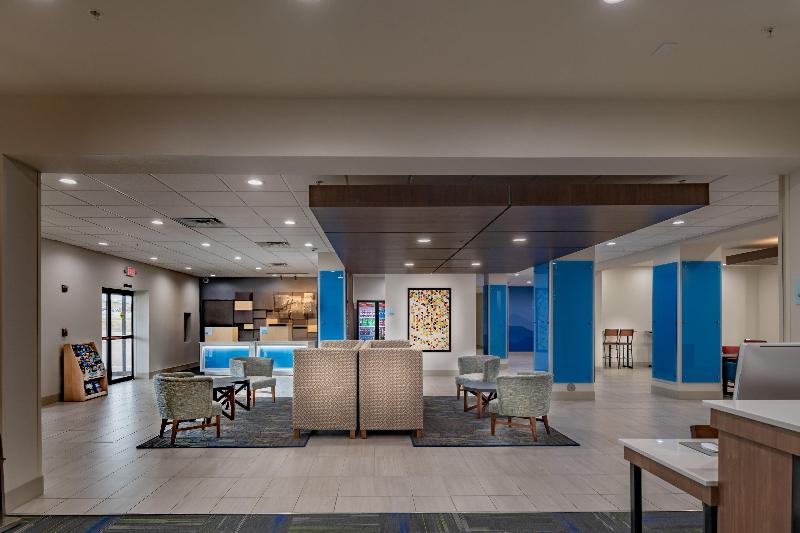 Holiday Inn Express & Suites N Waco Area - West image