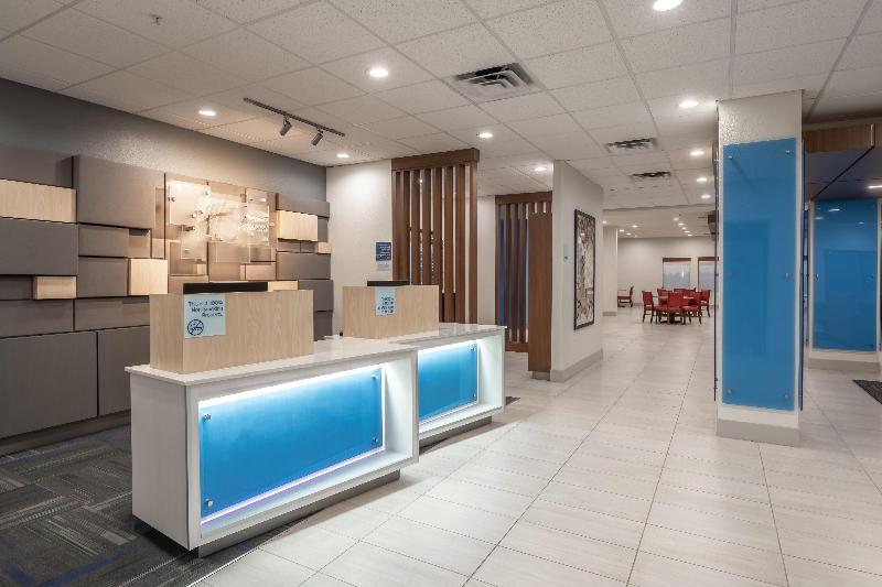 Holiday Inn Express & Suites N Waco Area - West image