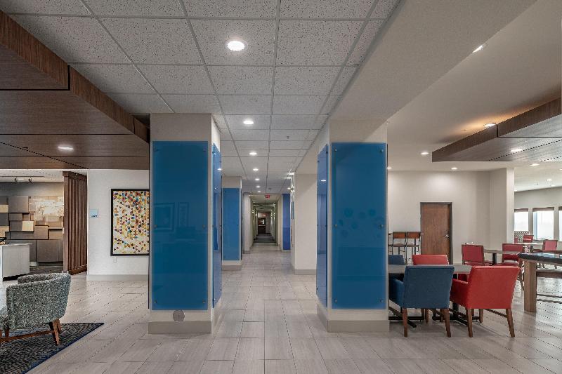 Holiday Inn Express & Suites N Waco Area - West image