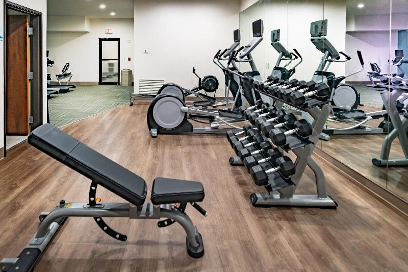 Holiday Inn Express & Suites N Waco Area - West image 9