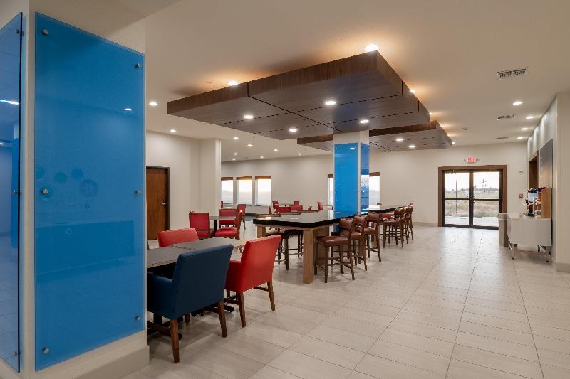 Holiday Inn Express & Suites N Waco Area - West image