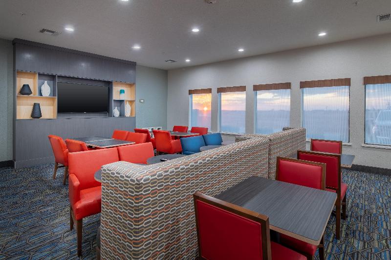 Holiday Inn Express & Suites N Waco Area - West image
