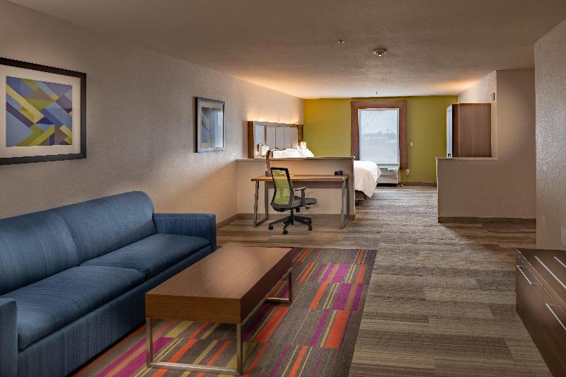 Holiday Inn Express & Suites N Waco Area - West image