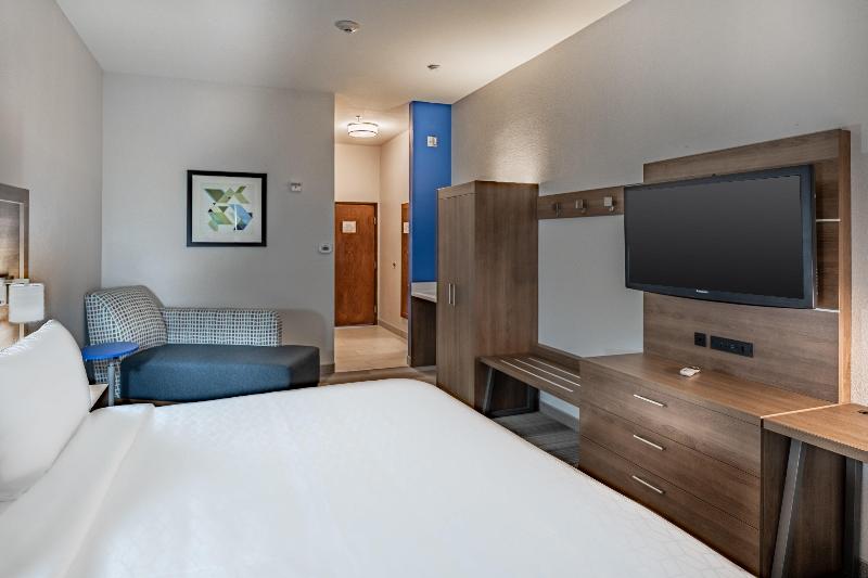 Holiday Inn Express & Suites N Waco Area - West image