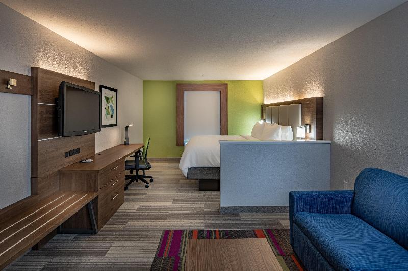 Holiday Inn Express & Suites N Waco Area - West image