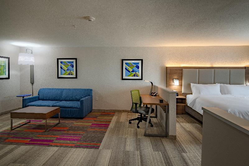 Holiday Inn Express & Suites N Waco Area - West image