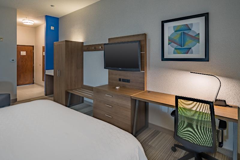 Holiday Inn Express & Suites N Waco Area - West image