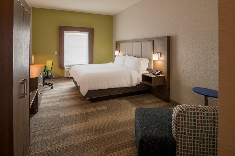 Holiday Inn Express & Suites N Waco Area - West image