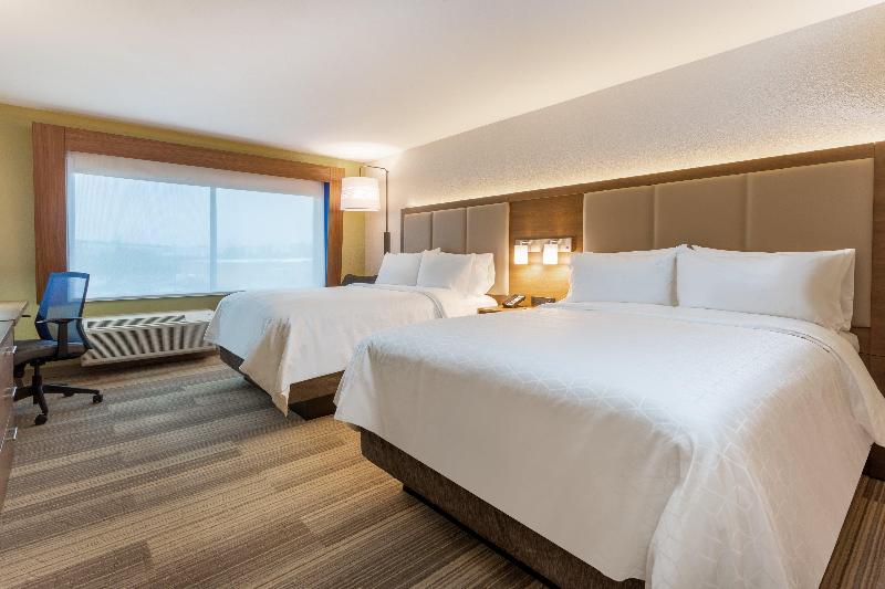 Holiday Inn Express & Suites Florence - Cincinnati photo 11