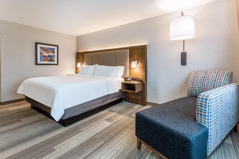 Holiday Inn Express & Suites Florence - Cincinnati photo 15