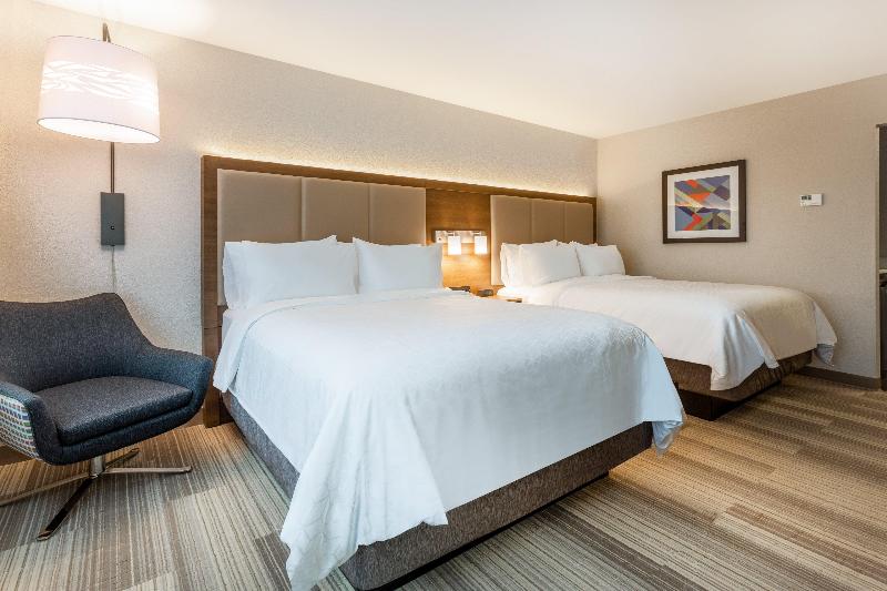 Holiday Inn Express & Suites Florence - Cincinnati photo 13
